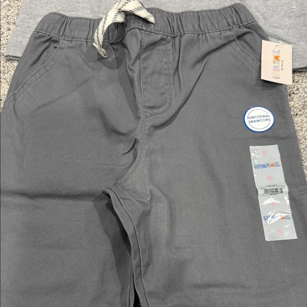 2 Set of pants and shorts